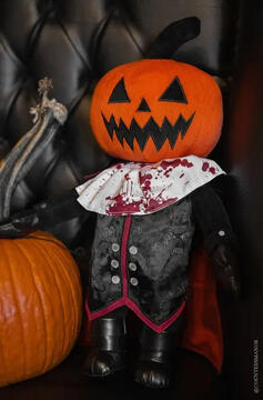 Headless Horseman (photo by @countessmanor)
